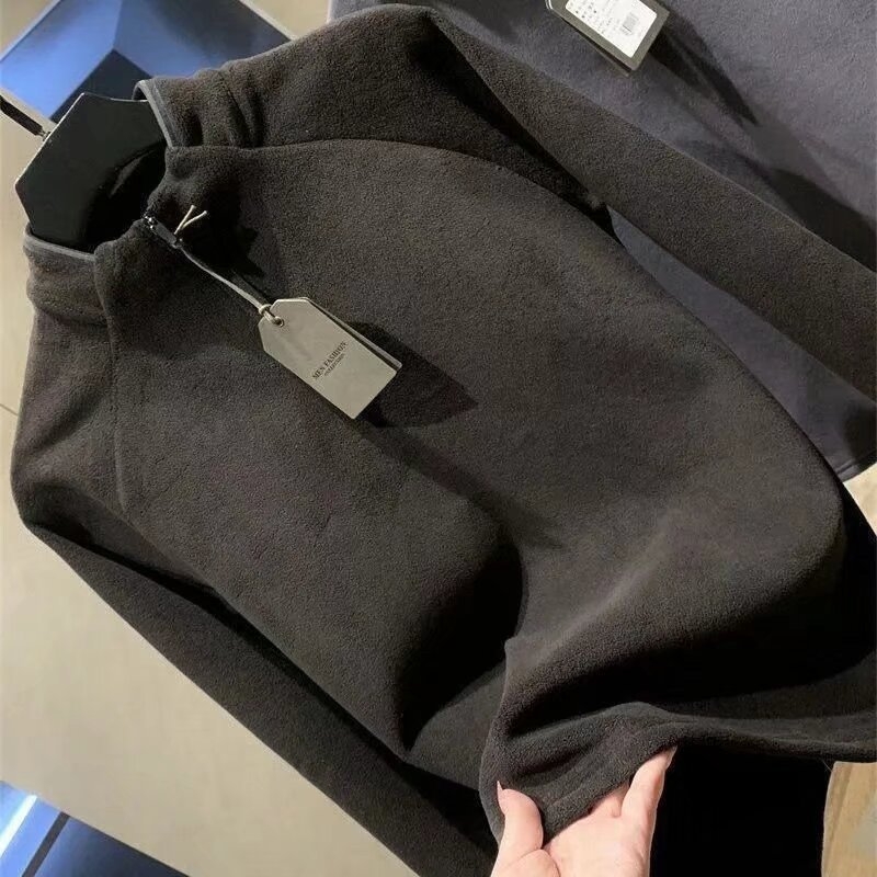 Férfi kétoldalas bársonyos téli pulóver álló gallérral, félig cipzár, vastag poliészter anyag, sportos modell.