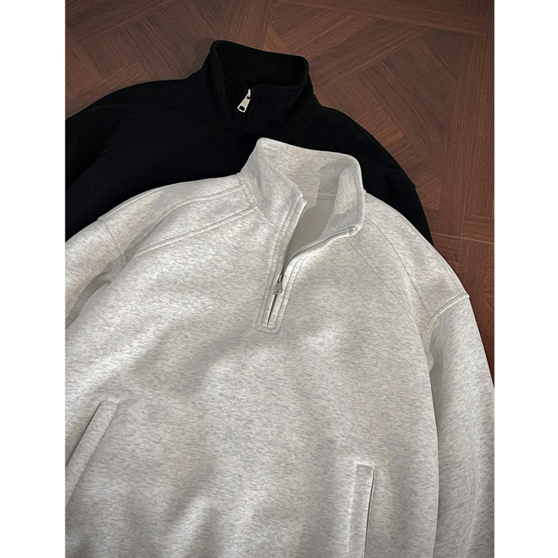 Hanorac bărbătesc gros, croială lejeră, cu stand collar și half-zip, din bumbac-poliester 51–70%