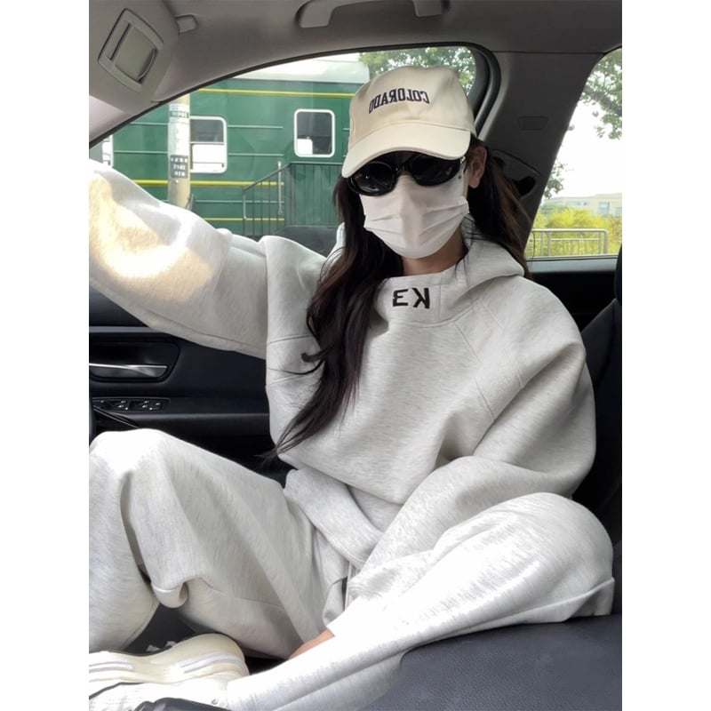 Hanorac cu glugă pentru toamnă 2025, croială lejeră, mâneci lungi, guler rotund, buzunare laterale