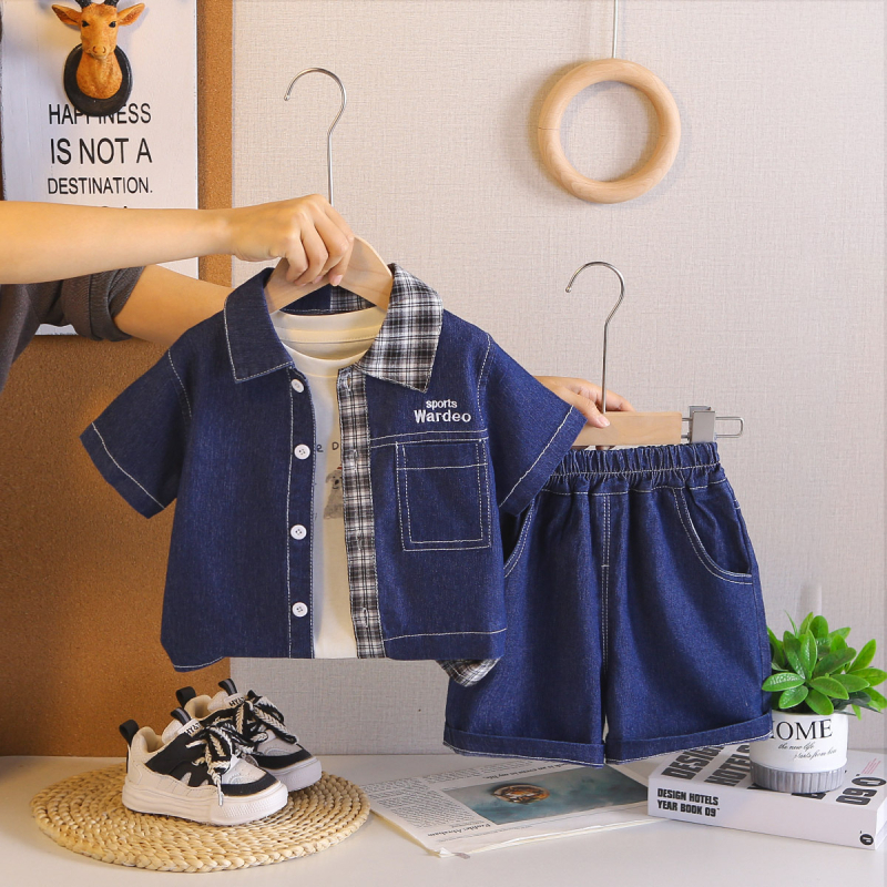 Set de trei piese pentru băieți — tricou cu mânecă scurtă, pantaloni scurți, poliester, vârsta 1–3 ani