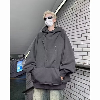 Kapucnis pulóver koreai stílusban, laza szabás, vastag viszkóz-keverék anyag (51–70%), magas gallér, panel- és varrási részletekkel kontrasztos dizájn