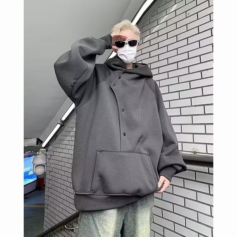 Kapucnis pulóver koreai stílusban, laza szabás, vastag viszkóz-keverék anyag (51–70%), magas gallér, panel- és varrási részletekkel kontrasztos dizájn