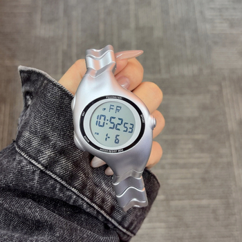 Ceas electronic cu afișaj digital, mecanism electronic, alarmă iluminată 12/24 ore, cadran în formă de romb, curea TPU