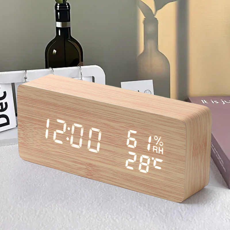 LED-es fa asztali óra hőmérővel, páratartalom-méréssel, örök naptárral, világidővel és ébresztővel