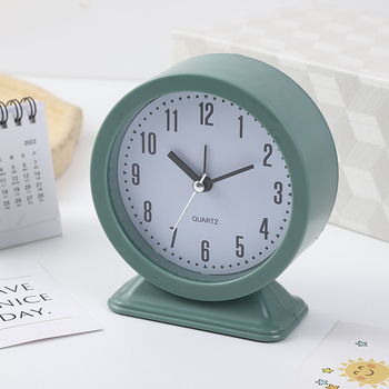 Ébresztőóra – négyszögletes kialakítás, LED kijelzővel és számok a számlapon, elemes működés, egyoldalas, logó nyomtatás elérhető