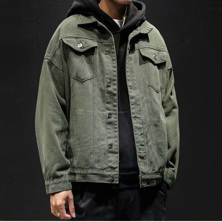 Traper jakna u stilu radnog odijevanja, s kapulom i ovratnikom tipa lapel (Workwear; Hooded; Lapel; Proljeće 2025; Muškarci)