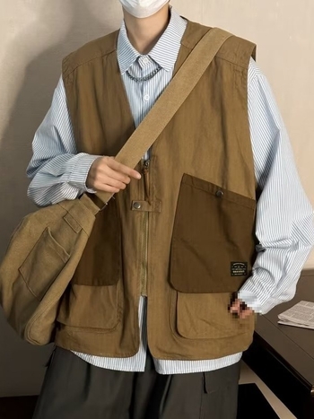 Vyriška liemenė japonų stiliaus su patch kišenėmis, V kaklo, laisvas kirpimas, be rankovių