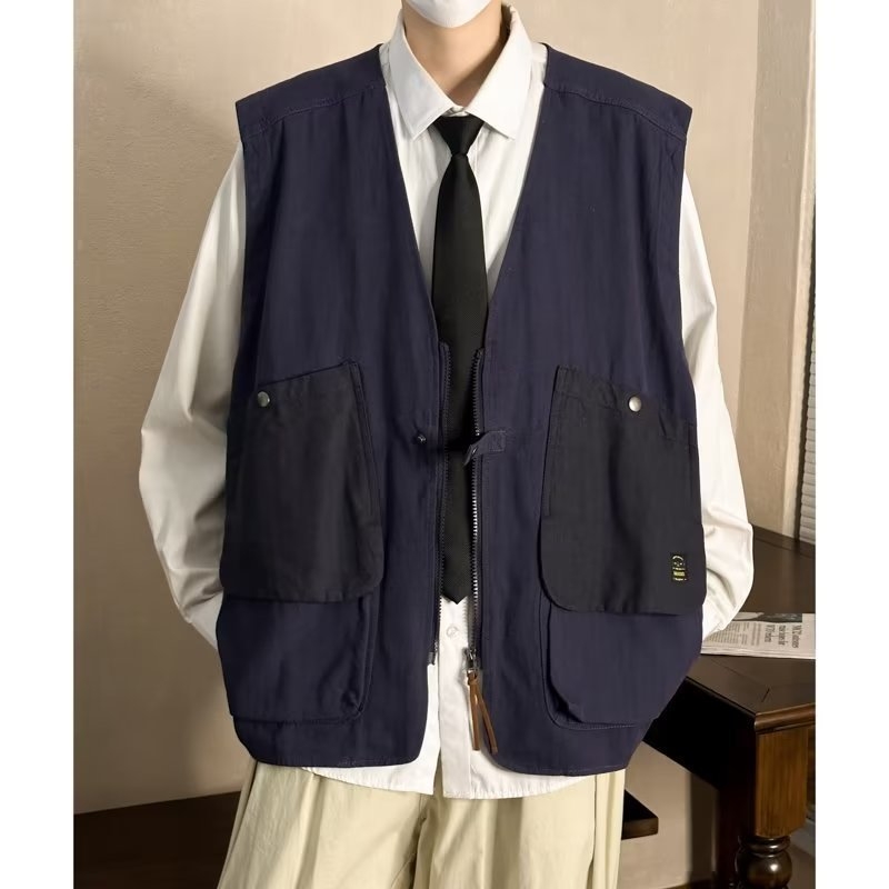 Vyriška liemenė japonų stiliaus su patch kišenėmis, V kaklo, laisvas kirpimas, be rankovių