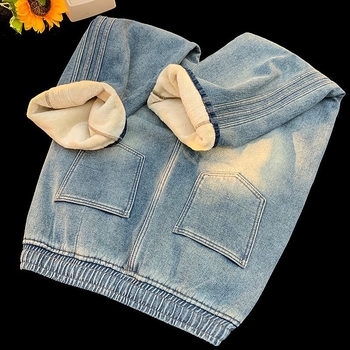 Vyriniai džinsai su fliso pamušalu, elastinė juosta ir raišteliai, laisvo silueto pločio kirpimas, vidutinio liemens aukštis, stora flisa