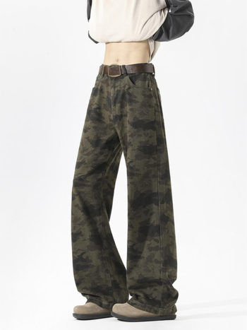 Muške traperice s camouflage uzorkom u američkom street stilu, s fleece-om za zimu, ležerno straight krojenje, svakodnevne hlače