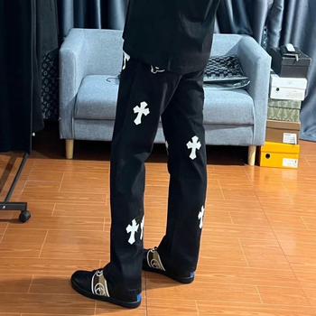 Unisex traperice ravnog kroja, opuštene, isprani efekt, križni motif
