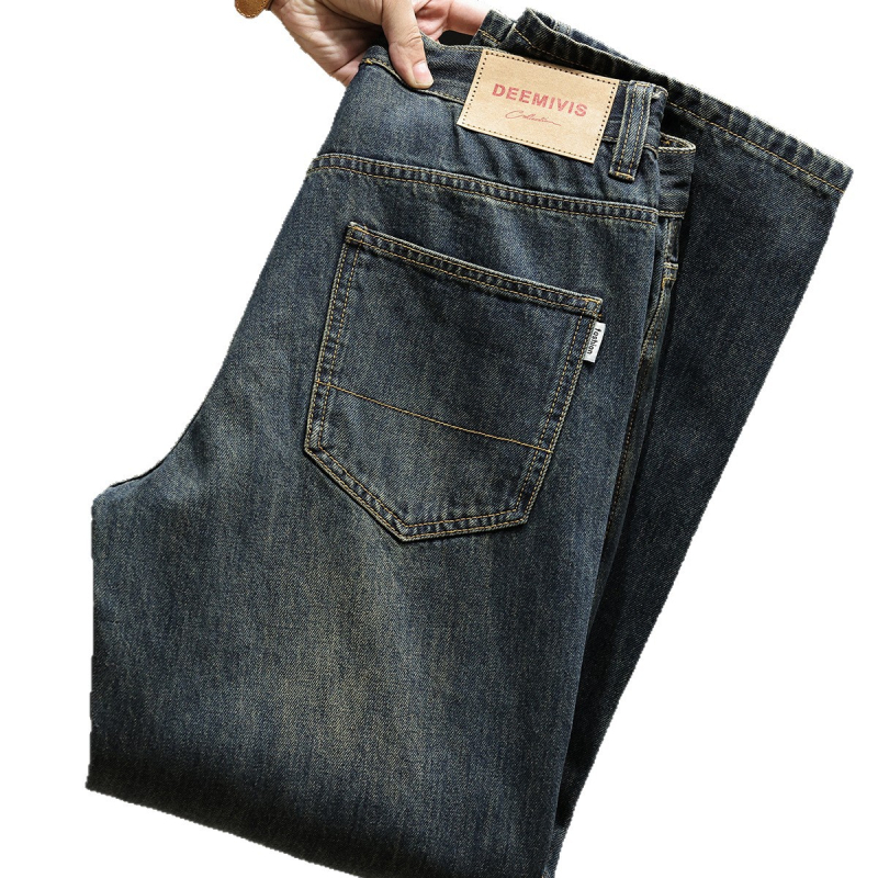 Férfi egyenes szárú farmer, amerikai retro stílusban; anyag: 87,3% pamut, 7,2% poliészter, 5,5% viszkóz; zipzár; középmagas derekú; téli 2025.