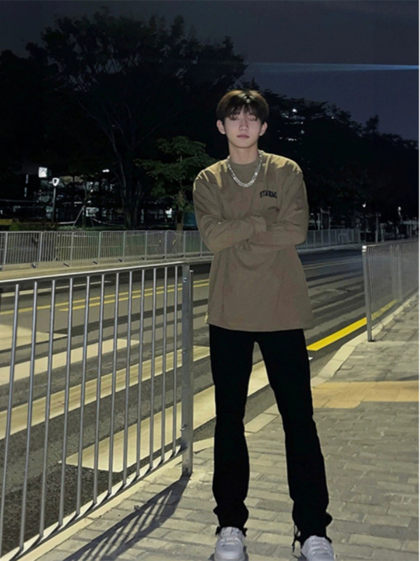 Férfi farmernadrág fleece-béléssel, egyenes szabású, mikro-flare, középmagas derekú, cipzár