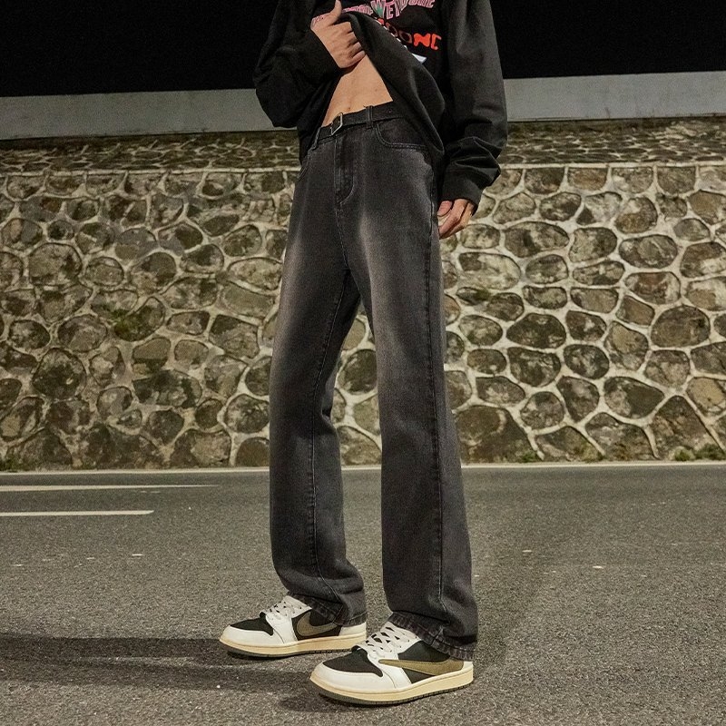 Fleece-béléssel ellátott farmernadrág, kissé bővülő szárú, középmagas derekú, zipzáras zárás, poliészter anyag