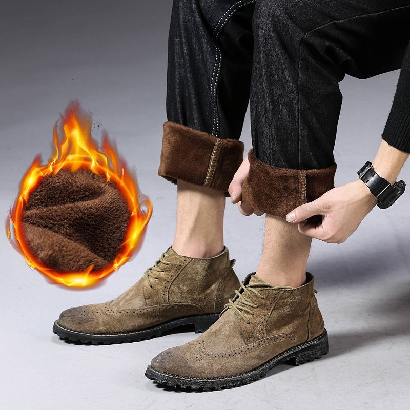 Férfi fleece-béléssel ellátott farmernadrág, lazán szabott egyenes szabás, középső derekú, cipzáras zárás