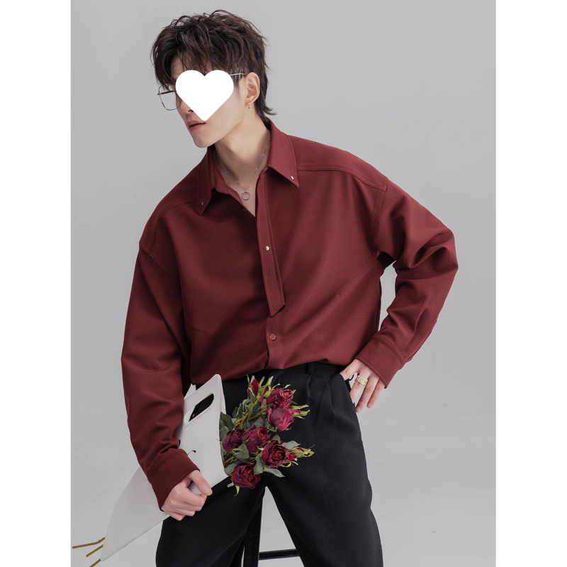 Muška košulja s dugačkim rukavima, opušten kroj, ovratnik tipa lapel, lagan i svakodnevni stil, proljeće 2025