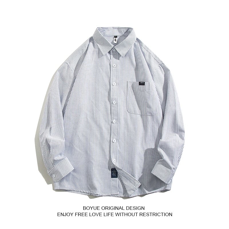 Prúžkovaná košeľa s dlhými rukávmi, voľný strih, golier s klopou, detaily na vreckách, tkanina z polyesterovej zmesi (81–90% polyester), bez žehlenia