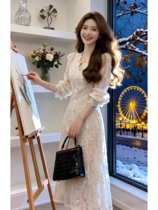 Rochie cu mâneci lungi, croială A-line, decolteu în V, broderie, talie la mijloc