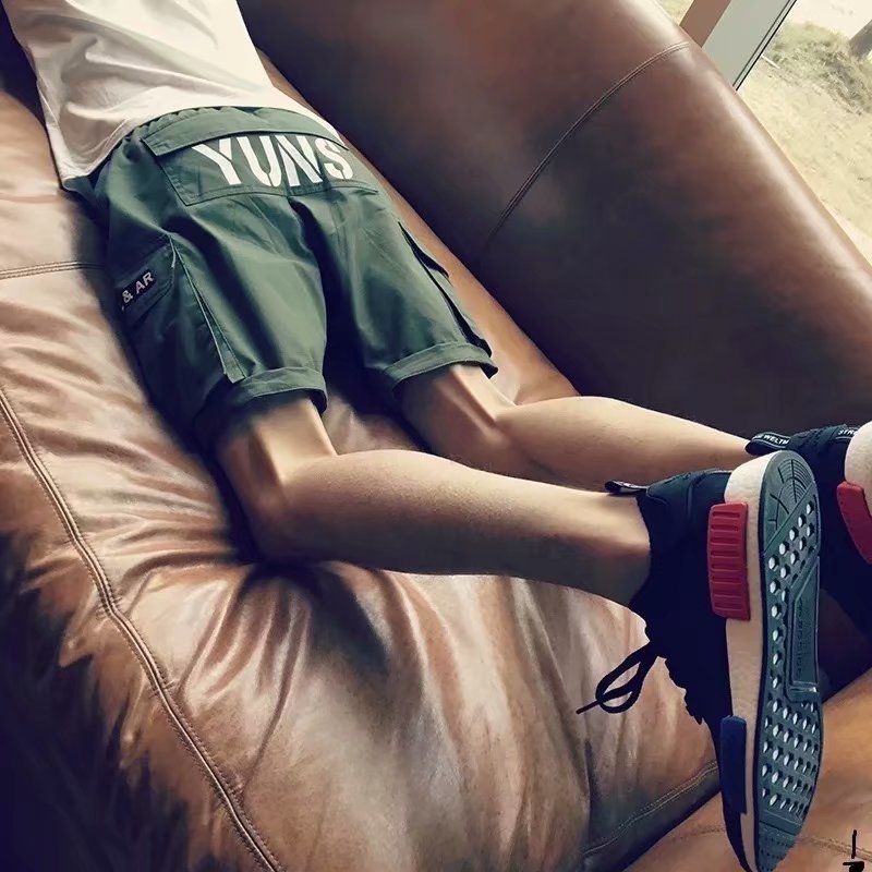 Vyrų džinsinių šortų - laisvas tiesus kirpimas, vidutinė juosta, fleece pamušalas, plovimas vandeniu