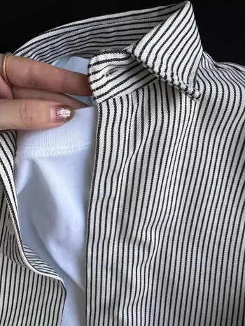 Muška košulja s dugim rukavima, crno-bijele vertikalne pruge, retro američki dizajn, kardigan-stil jakna