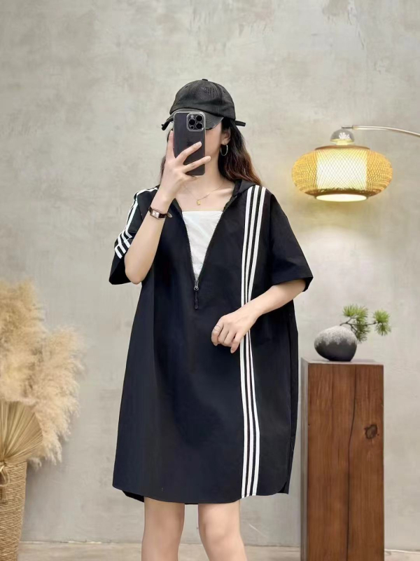 Pamukasta haljina s kapuljačom, kratkih rukava, ležernog stila za ljeto 2025