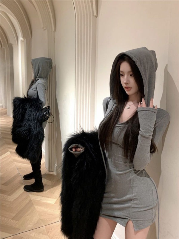 Poliesterska haljina s kapuljačom, dugi rukavi, visoki struk, jednobojna