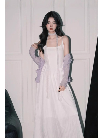 Haljina s U-dekolteom, visokim strukom, srednjom duljinom, bez rukava