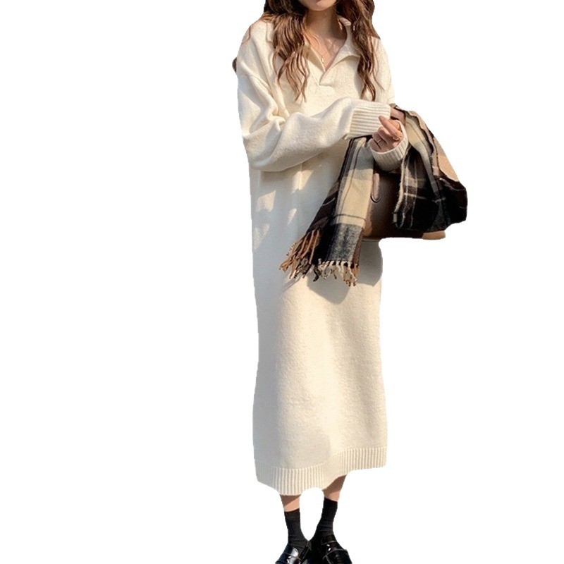 Haljina s polo ovratnikom, A-linijski kroj, dugi rukavi, jednofarbna, debela pletena tkanina od akrilne smjese