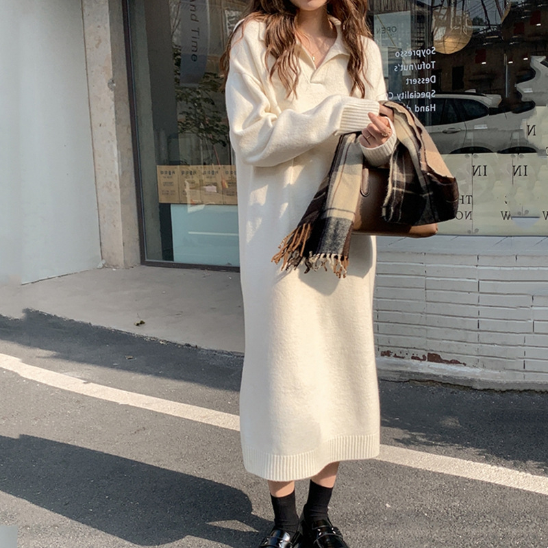 Haljina s polo ovratnikom, A-linijski kroj, dugi rukavi, jednofarbna, debela pletena tkanina od akrilne smjese