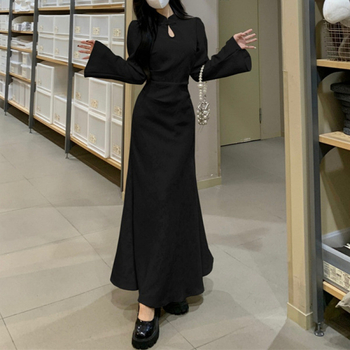 Rochie Qipao cu imprimeu geometric, poliester, mâneci clopot, guler înalt, fustă lungă (Poliester; Geometric pattern; Bell sleeves; Stand collar; Long skirt)