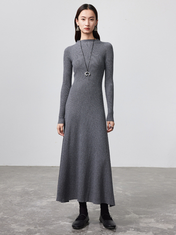Duga vunena pletena haljina, pralna u stroju, uski A-linijski kroj, okrugli izrez, dugi rukavi, minimalistički elegantan stil za rano jesen