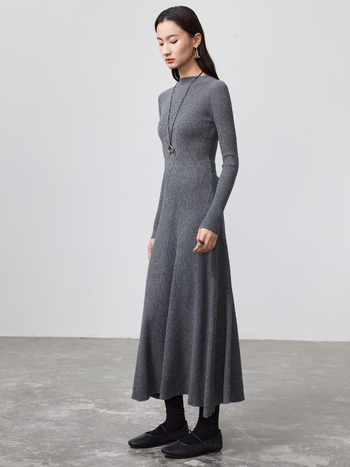 Duga vunena pletena haljina, pralna u stroju, uski A-linijski kroj, okrugli izrez, dugi rukavi, minimalistički elegantan stil za rano jesen