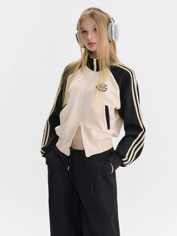 Ženski kratki cardigan s prugama i blokovima boja, slim kroj, gradski stil, zatvarač