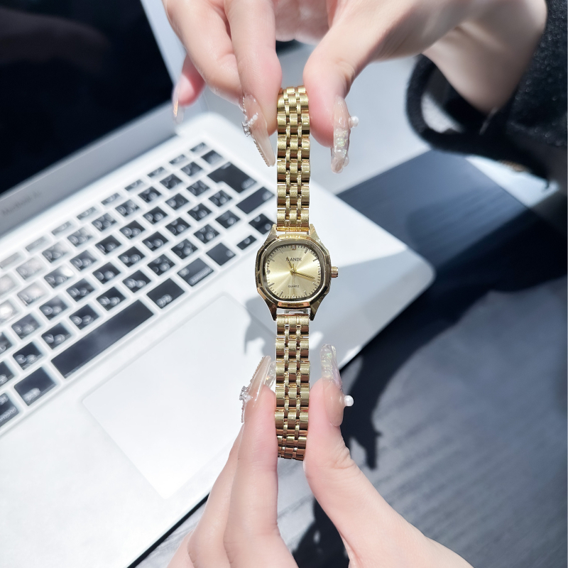 Gevadi dámske quartz hodinky - analógny displej, vodotesnosť 30 m, remienok z nerezovej ocele, puzdro zliatiny, model H9763L-G