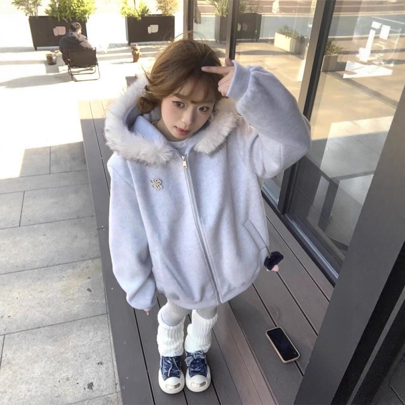 Dámska mikinová bunda s kapucňou a kožušinovým golierom, polyester 80–90%, dlhé rukávy, voľný japonsko–kórejský štýl, jeseň 2025