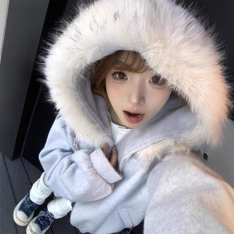 Dámska mikinová bunda s kapucňou a kožušinovým golierom, polyester 80–90%, dlhé rukávy, voľný japonsko–kórejský štýl, jeseň 2025