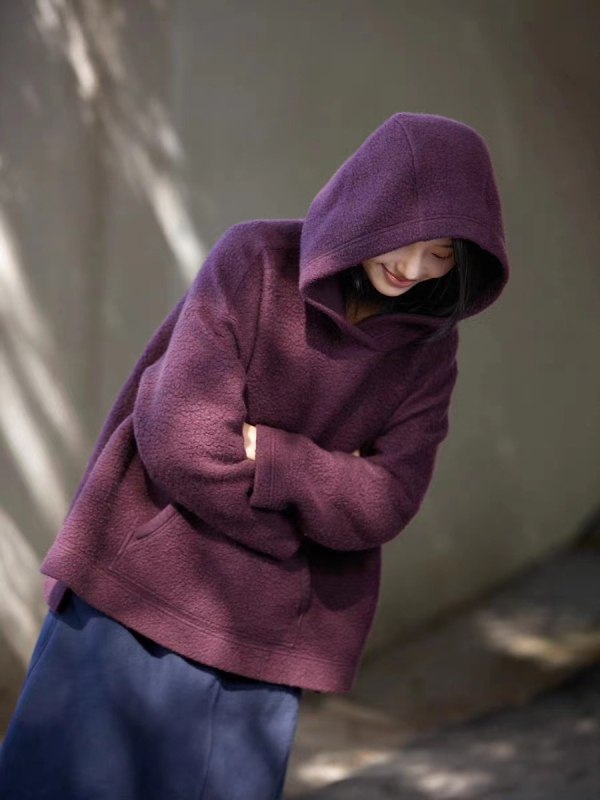 Ženska mikina s kapucijom – polarni flekse, pamuk-vuna mješavina, raglan rukavi, labav kroj, duljina 50–65 cm