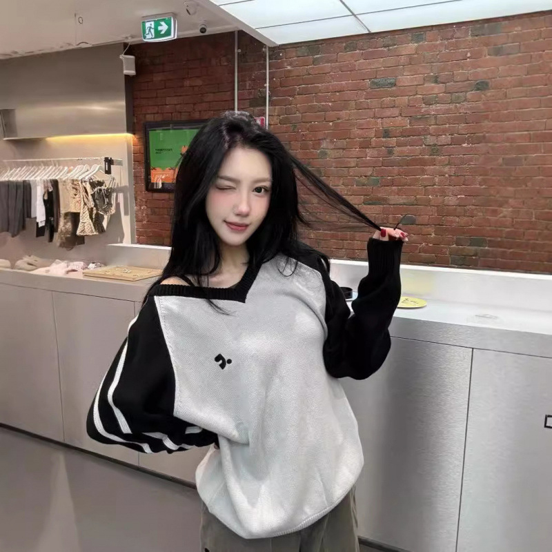 Uniszex kötött pulóver V-nyakkal, hímzével, laza szabás, pamut-szál keverék, hosszú ujjú