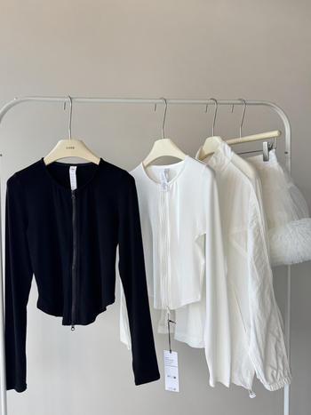 Cardigan top od pamuka, dugi rukavi, uski kroj, ziper