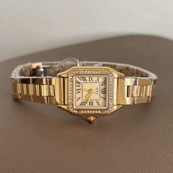 Ieke női kvarcóra, négyszögletes számlap, fém tokozás, rozsdamentes acél szíj, spirál koronával