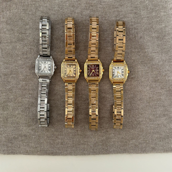 Ieke női kvarcóra, négyszögletes számlap, fém tokozás, rozsdamentes acél szíj, spirál koronával