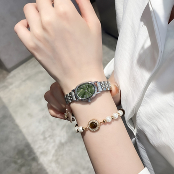 Női vízálló kvarc karóra retro ovális számlappal és rozsdamentes acél szíjjal, 30 m vízállóság