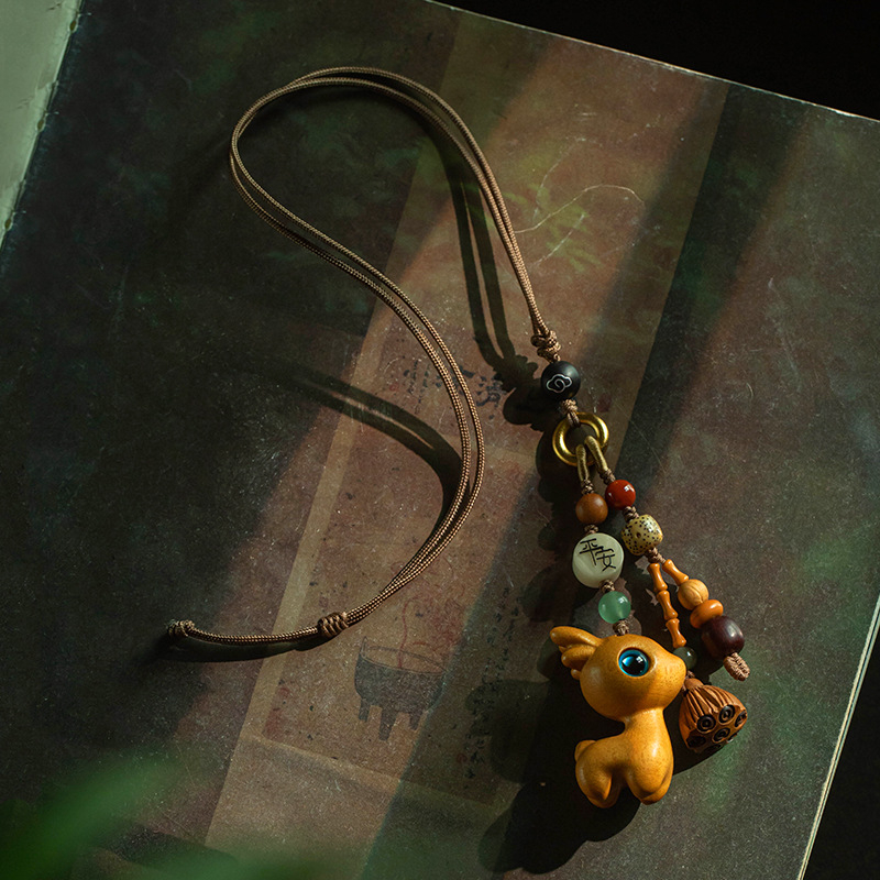 Ξύλινο διακοσμητικό αυτοκινήτου για καθρέφτη, σε σχήμα ελαφιού, καρτούν στυλ, με αρωματική λειτουργία