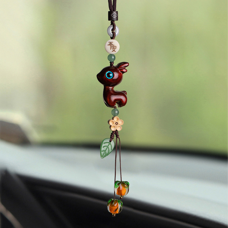 Ξύλινο αυτοκινητικό διακοσμητικό σε σχήμα ελαφιού από σανδαλόξυλο, διακόσμηση εσωτερικού με αρωματική λειτουργία για το πίσω καθρέφτη