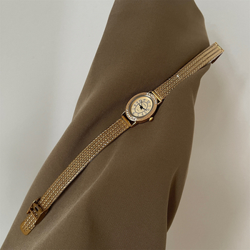 NAIDU női kvarc karóra ovális számlappal, analóg kijelző, ötvözetes tok, spirál korona