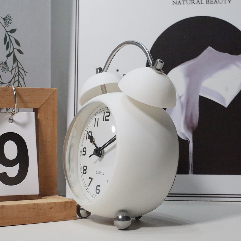 Alarmni sat – kvarcni pogon, analogni pokazivač, napajanje baterijom, PVC brojčanik, plastično kućište