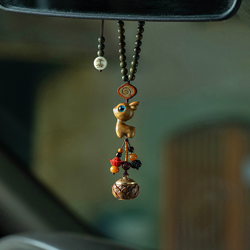 Κρεμαστή διακόσμηση αυτοκινήτου από σανδαλόξυλο σε σχήμα ελαφιού, καρτούν στυλ, αρωματική λειτουργία