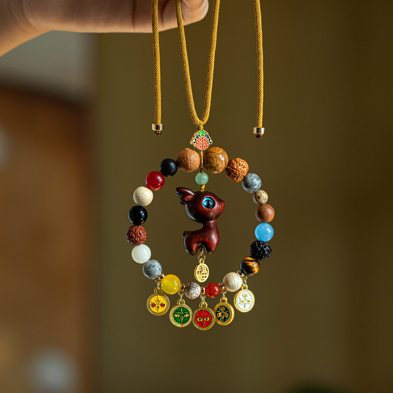 Κρεμαστή διακόσμηση αυτοκινήτου από σανδαλόξυλο σε σχήμα ελαφιού, καρτούν στυλ, αρωματική λειτουργία