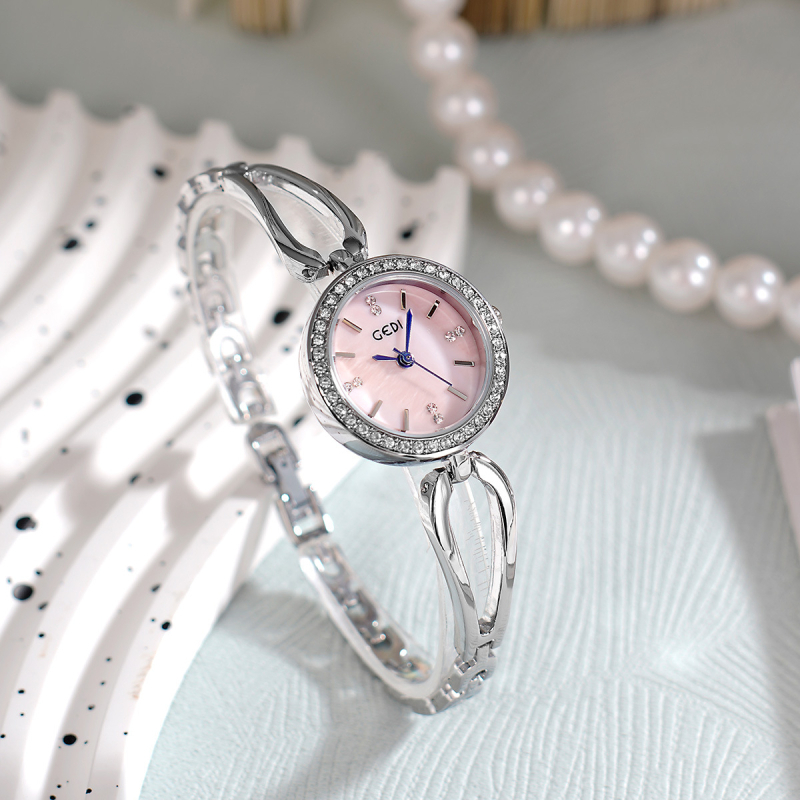 Női kvarcsos karóra gyémántdíszítéssel, 30m vízálló, ötvözetes tokkal, rozsdamentes acél karkötő