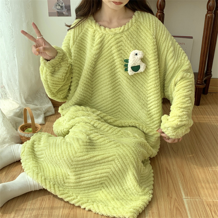 Téli kismama éjszakai ruha, kerek nyakú, hosszú ujjú, korall fleece, 95–100% poliészter, 180 g/m², otthoni ruházat